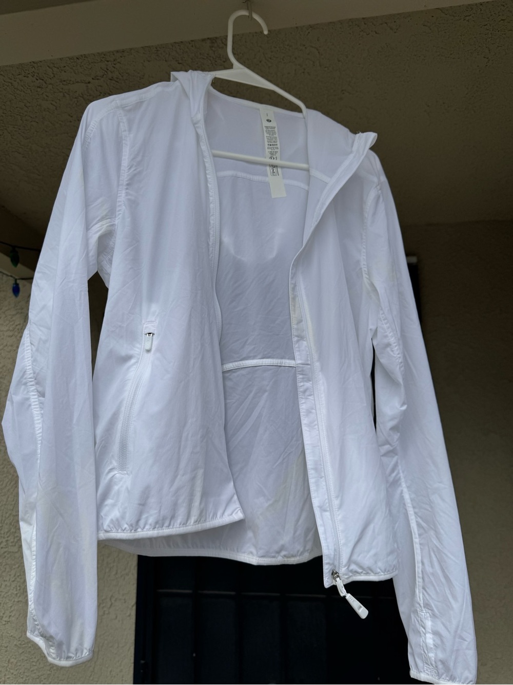 Lululemon breathable lightweight jacket